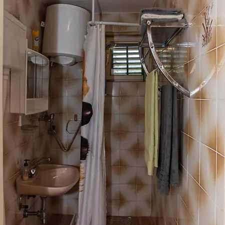 Apartment With Heated Jacuzzi * Brod na Kupi