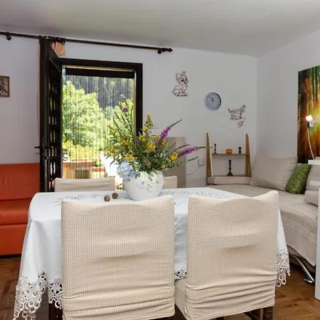Apartment With Heated Jacuzzi Apartman